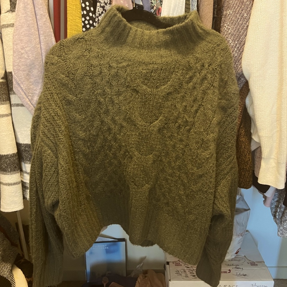 Green chunky express knit sweater